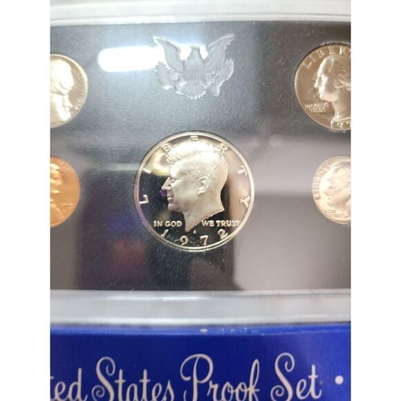 1972 US Mint 5 Coin Proof Set Kept in Safe Uncirculated in Case - Picture 3 of 8